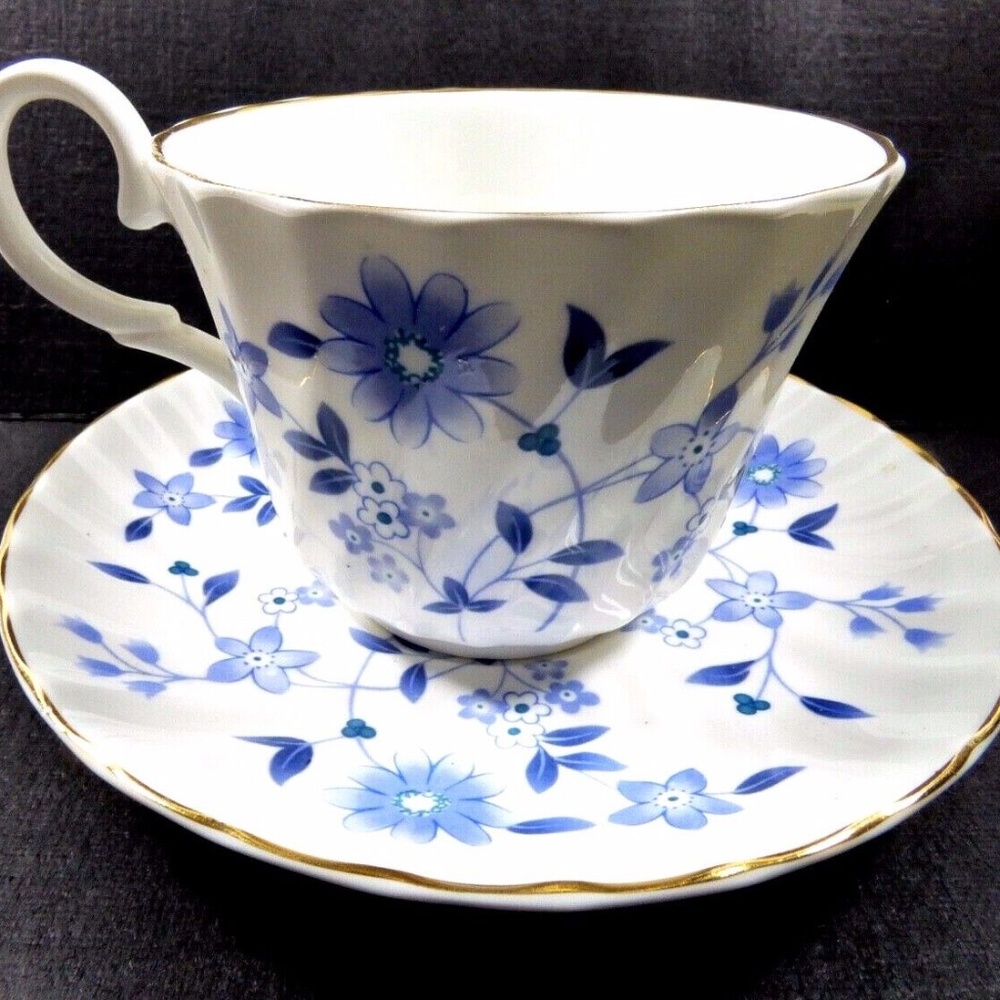 Crown Victorian Staffordshire England Bone China Blue Flower Tea Cup Saucer set